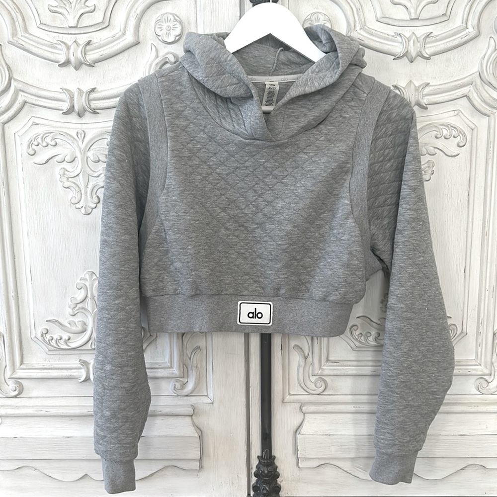 Alo Arena Quilted Cropped Hoodie